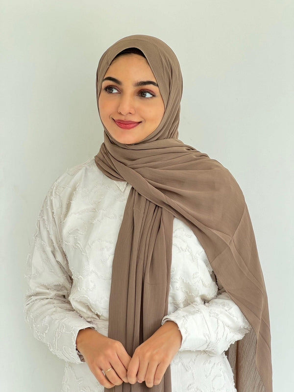 Earthnut brown crinkled chiffon hijab