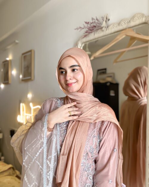 Toffee twist organza shimmer hijab