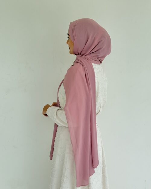 Petal pink crinkled chiffon hijab