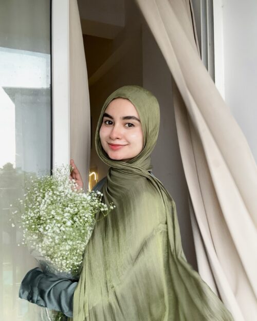 Natural olive green shimmer organza hijab