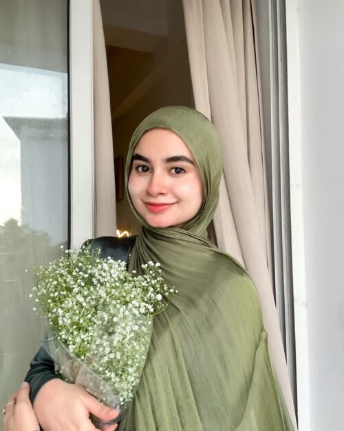 Natural olive green shimmer organza hijab