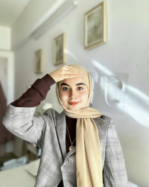 True beige laser georgette hijab